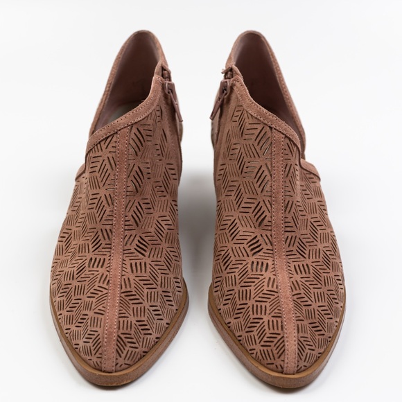 1. State Iddah Perforated Cutaway Bootie size 7 - Picture 3 of 11